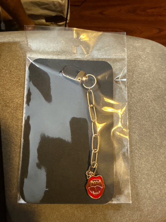 🩸 “Vampire’s Kiss” Gothic Charm Chain Keychain 🩸Short